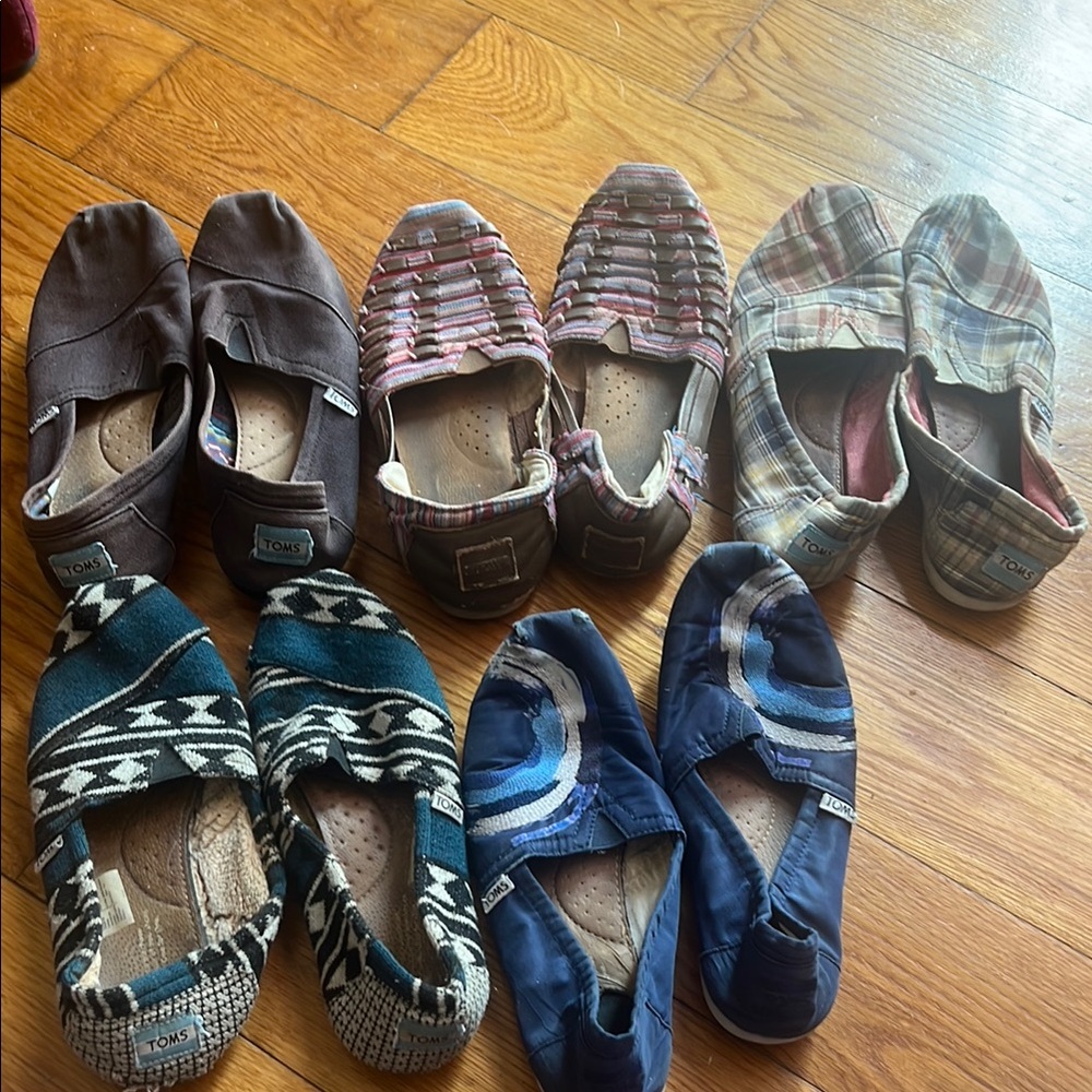 TOMS lot of 5 pairs Assorted Slip-On Shoes